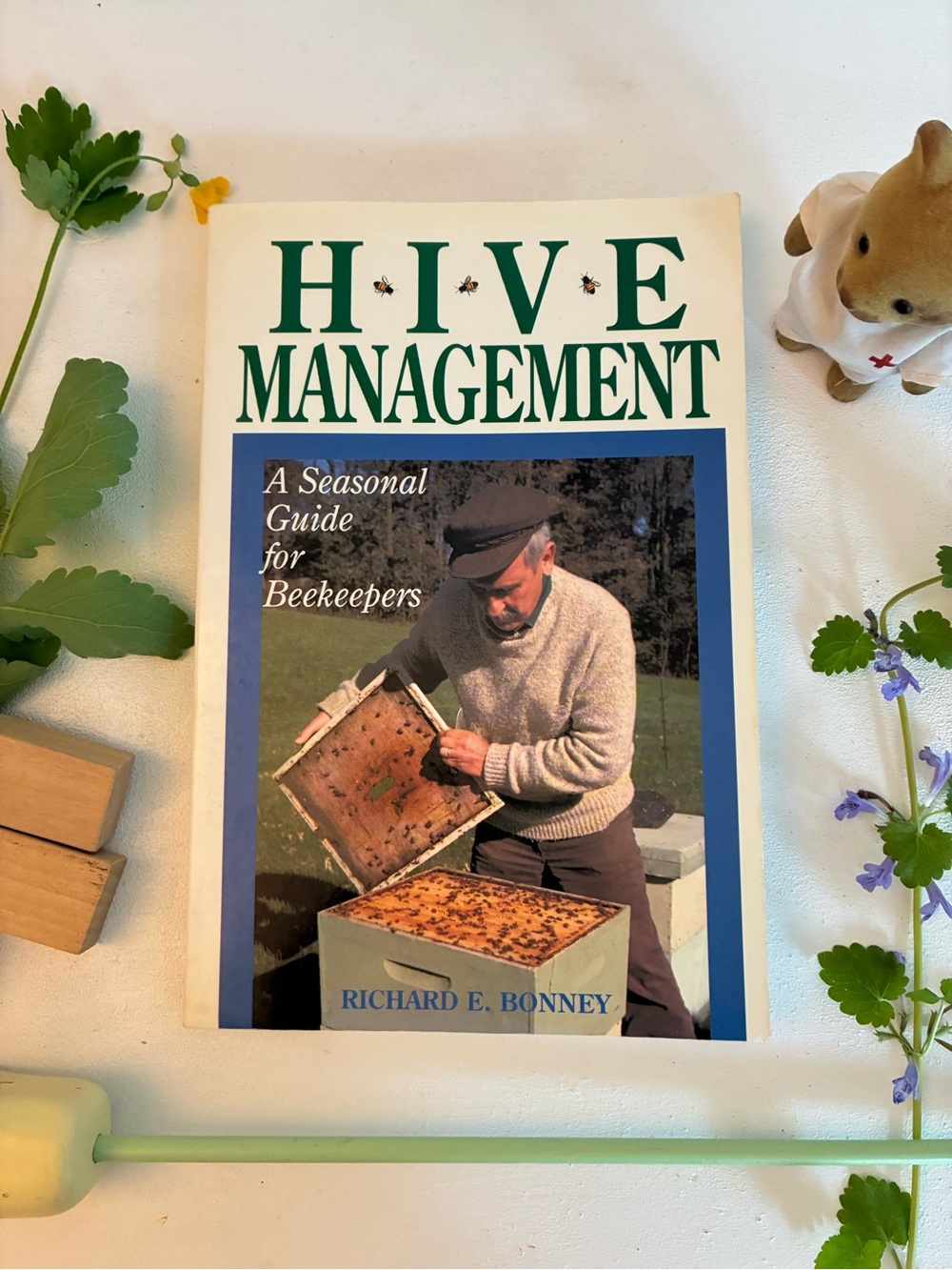 Hive Management: A Seasonal Guide for Beekeepers - Cream/Green Cover